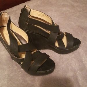 Chinese laundry black wedges